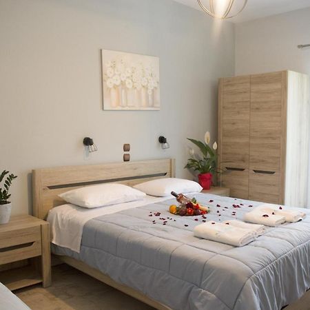 Marina Apartments, Agios Gordios  Extérieur photo