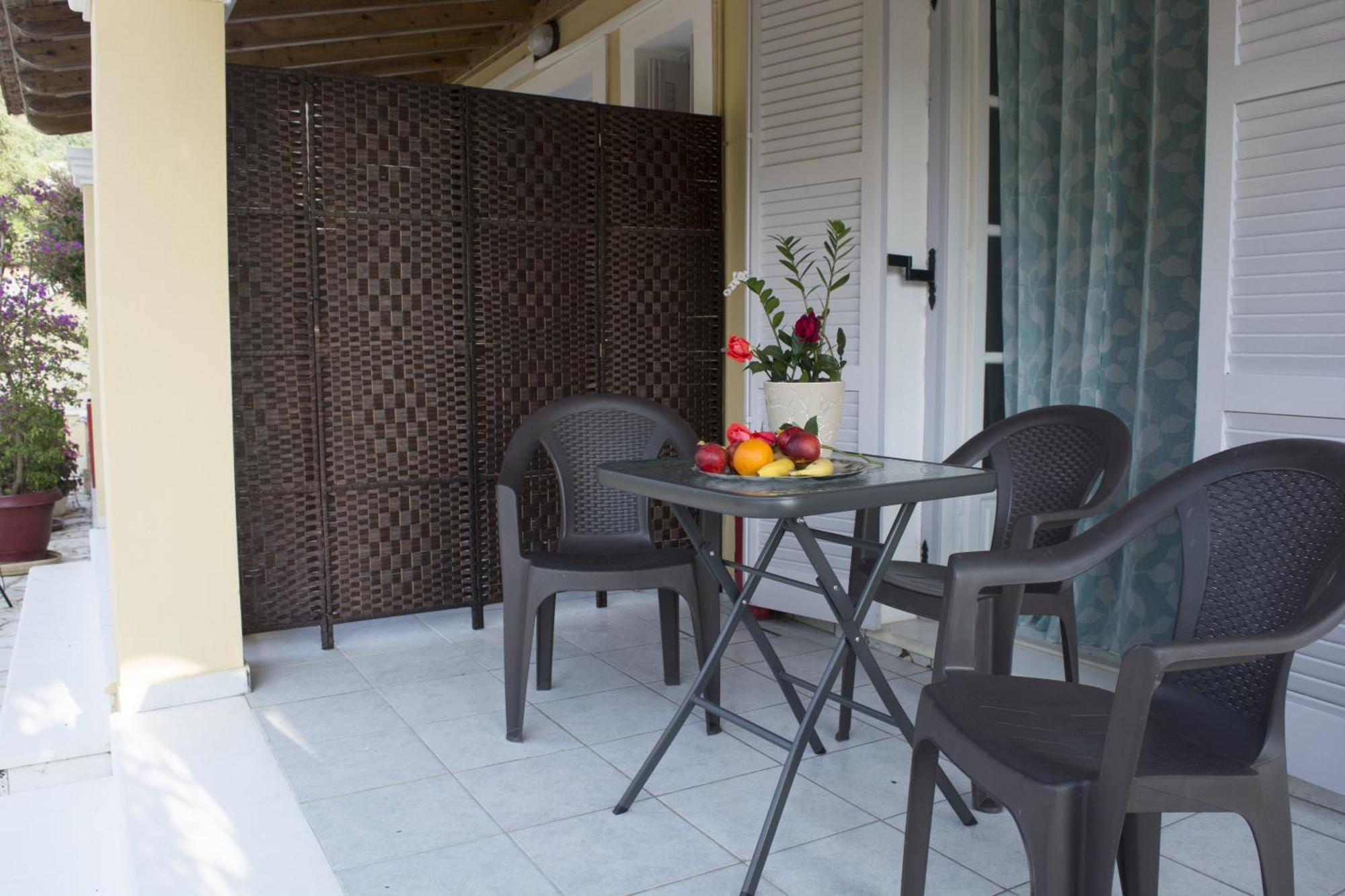 Marina Apartments, Agios Gordios  Extérieur photo