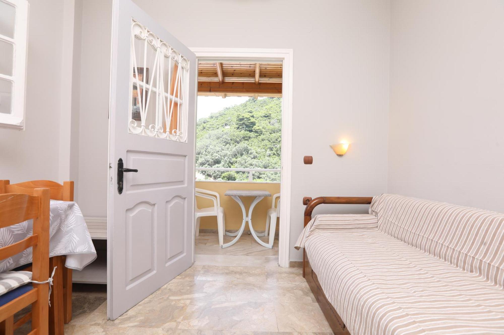 Marina Apartments, Agios Gordios  Extérieur photo