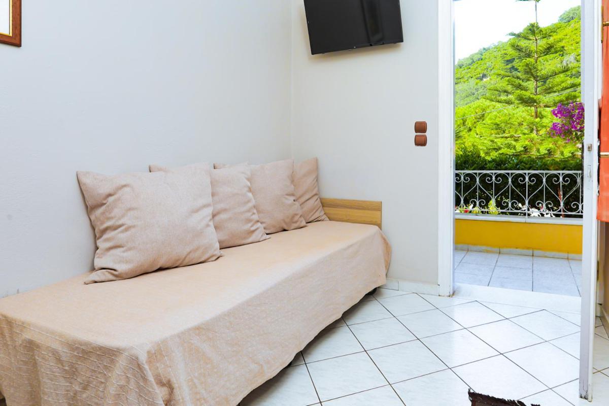 Marina Apartments, Agios Gordios  Extérieur photo