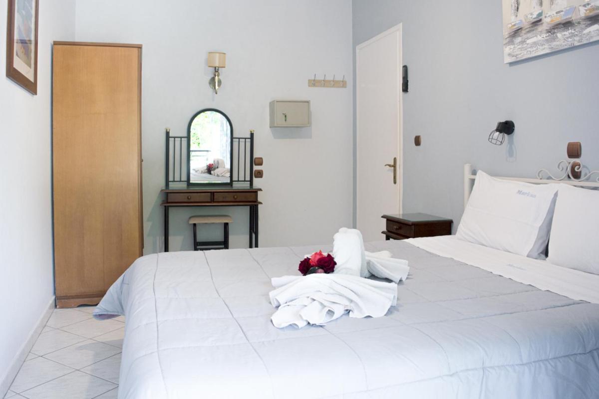 Marina Apartments, Agios Gordios  Extérieur photo