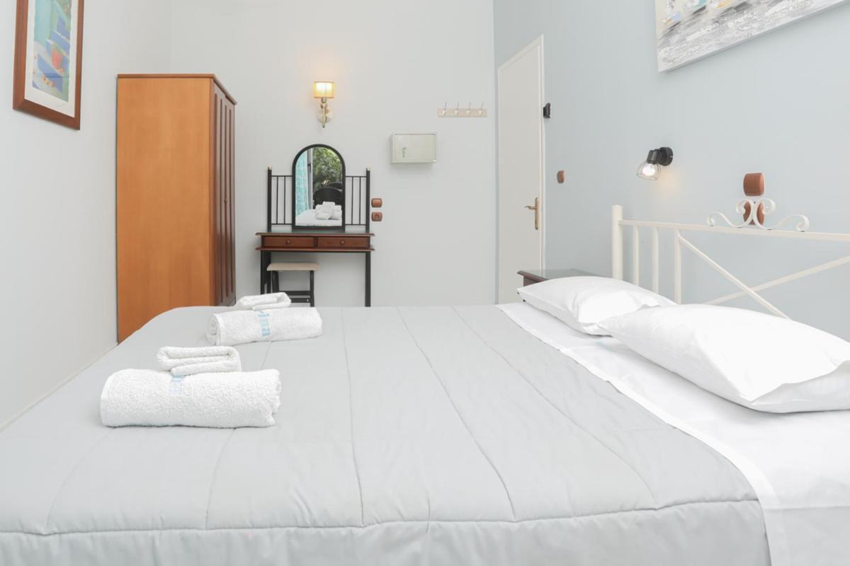 Marina Apartments, Agios Gordios  Extérieur photo