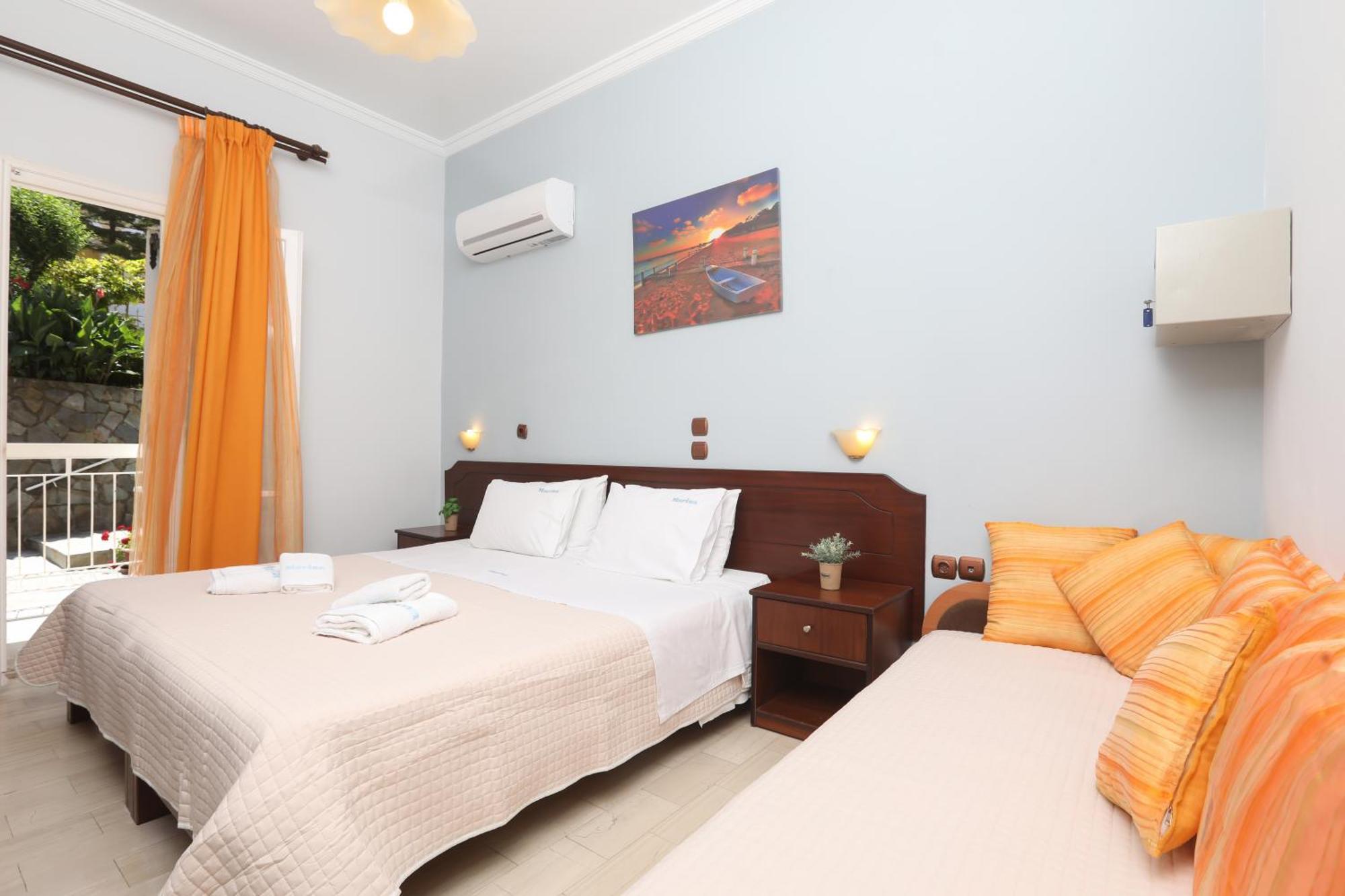 Marina Apartments, Agios Gordios  Extérieur photo