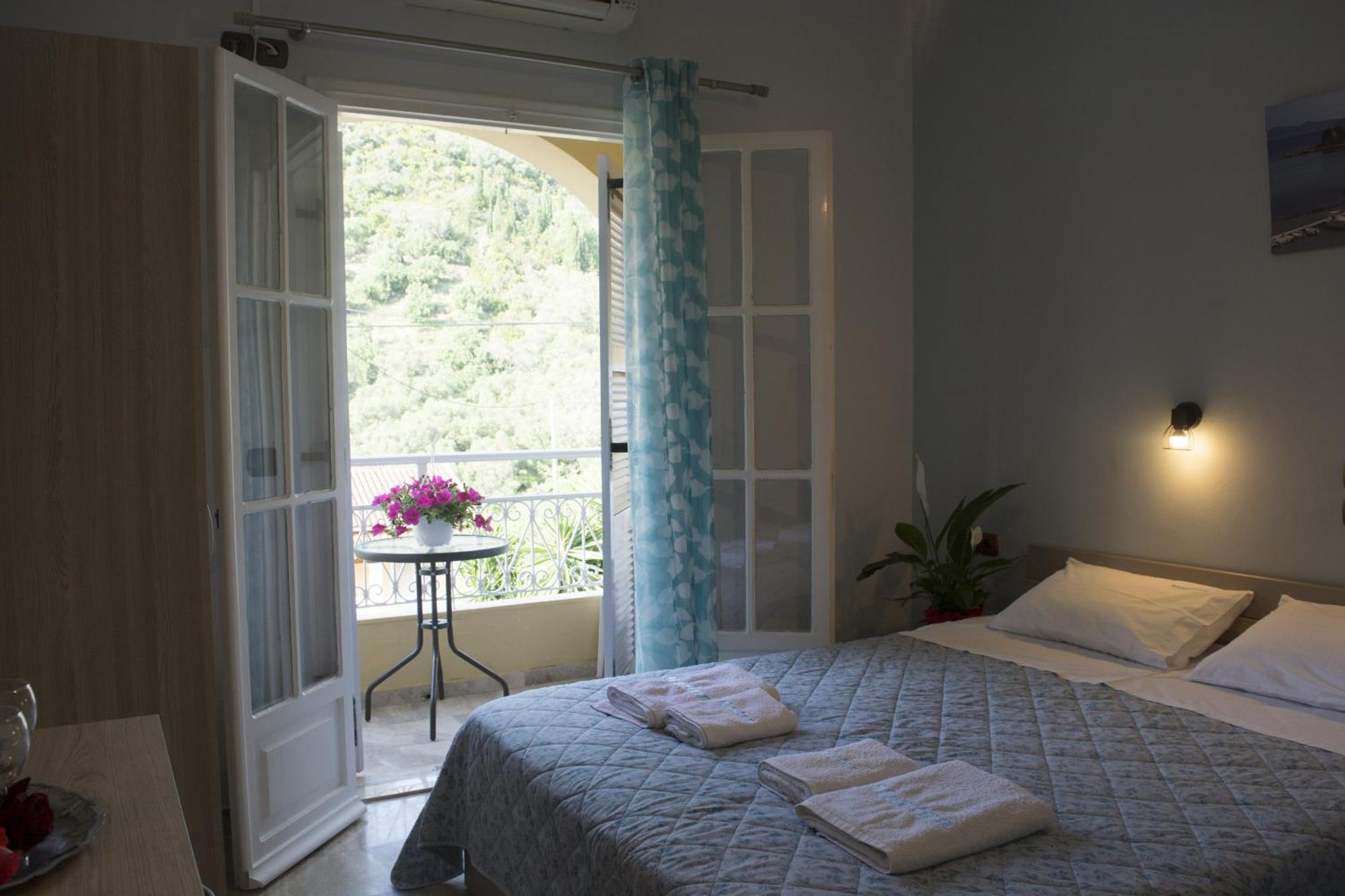 Marina Apartments, Agios Gordios  Extérieur photo