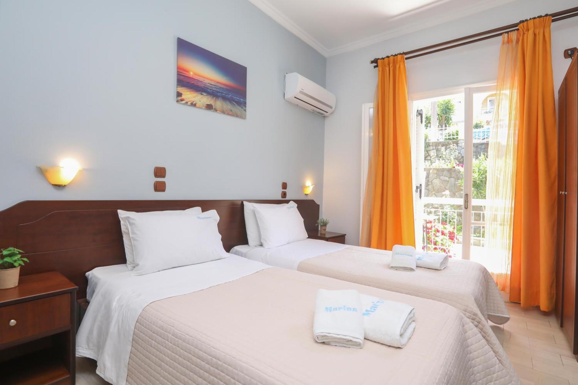 Marina Apartments, Agios Gordios  Extérieur photo