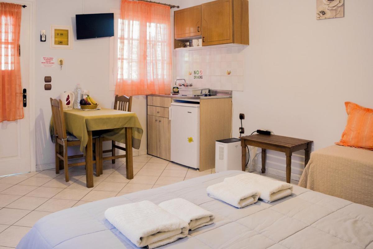 Marina Apartments, Agios Gordios  Extérieur photo