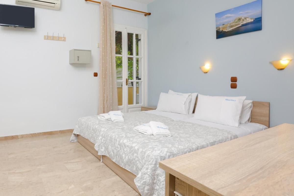 Marina Apartments, Agios Gordios  Extérieur photo