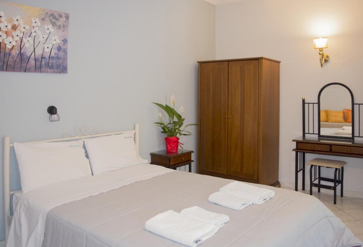 Marina Apartments, Agios Gordios  Extérieur photo